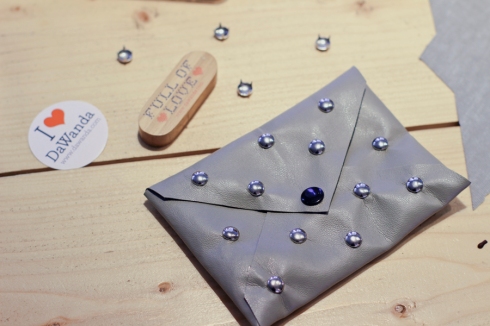 envelope_bag_with_studs